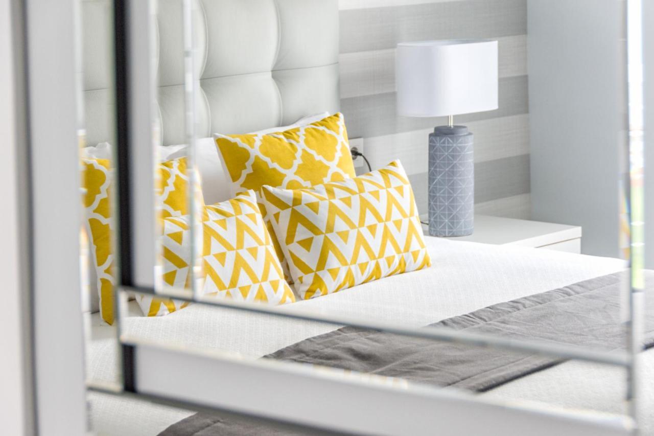 Iloftmalaga Martires Apartment Bagian luar foto