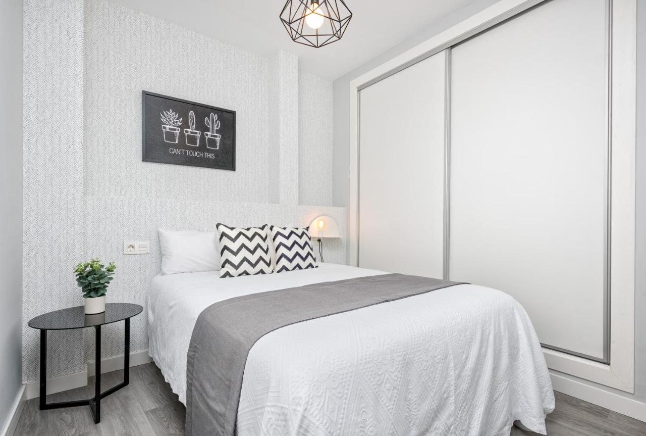 Iloftmalaga Martires Apartment Bagian luar foto